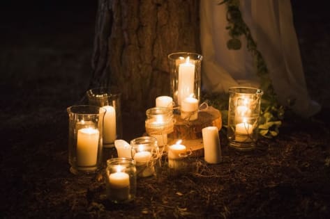 Świece w dekoracjach weselnych - zdjęcie 6