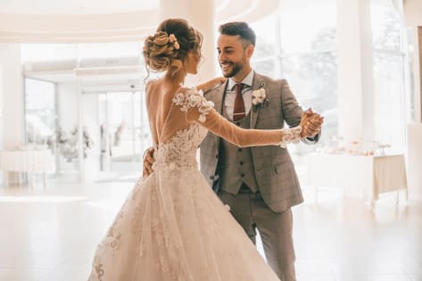 Pierwszy taniec a suknia ślubna - zdjęcie 2