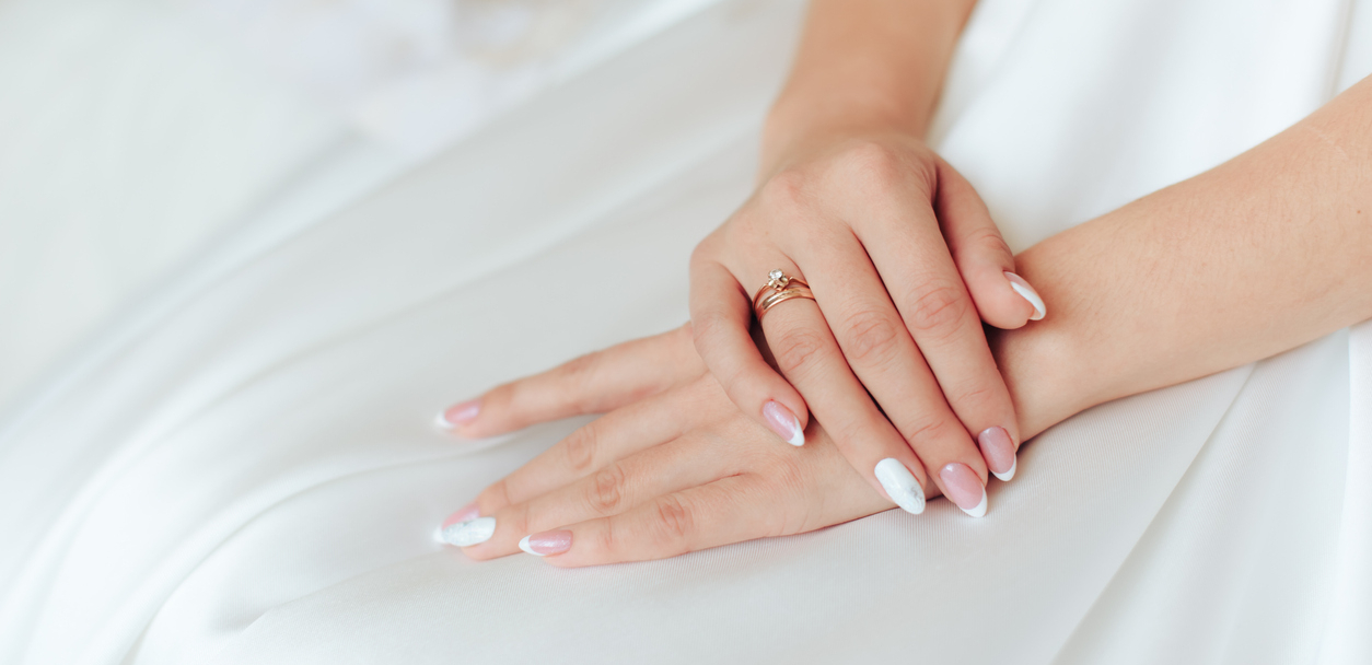 Manicure ślubny - 6 najmodniejszych kolorów - zdjęcie