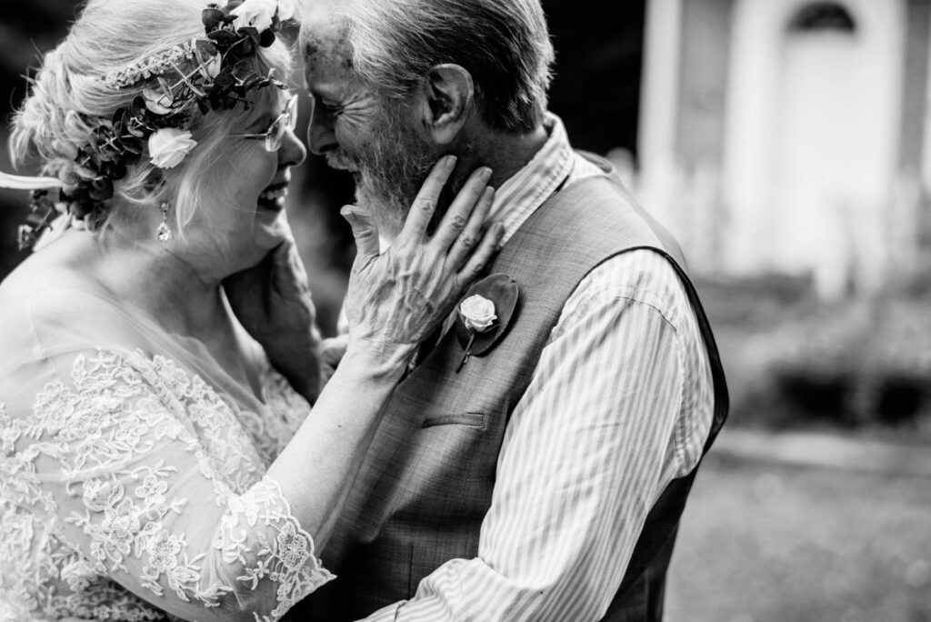 Zaskoczyła dziadków sesją zdjęciową na… 60 rocznicę ślubu! – zdjęcie 10