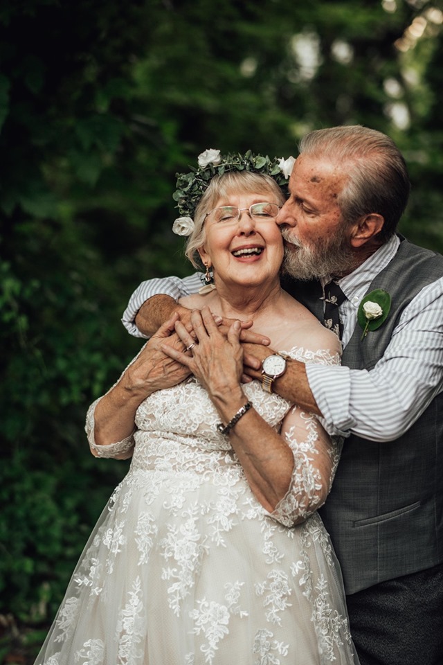 Zaskoczyła dziadków sesją zdjęciową na… 60 rocznicę ślubu! – zdjęcie 20