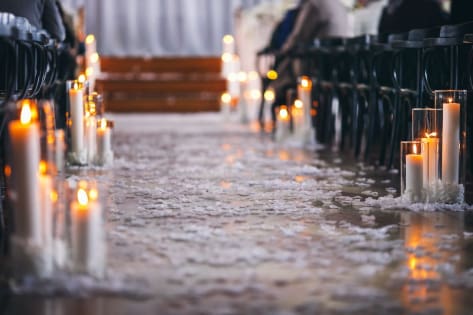 dekoracja kościoła na ślub