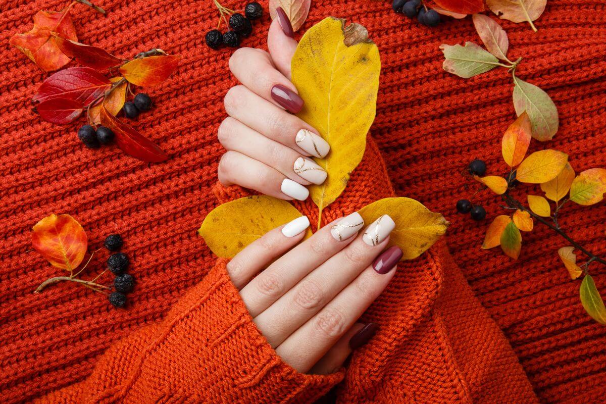 Paznokcie w kolorach jesiennych trendów - 8 inspiracji 115617