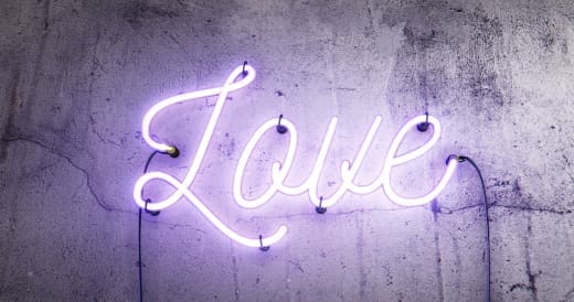 neonowy napis weselny love