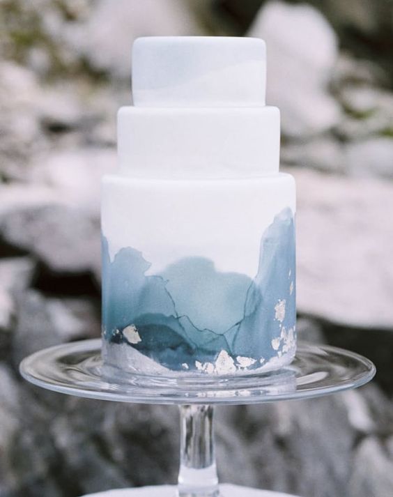 ręcznie malowany zimowy tort weselny