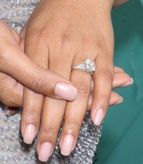 Priyanka Chopra - pierścionek zaręczynowy