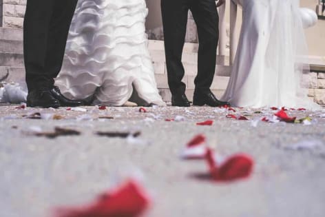 Dwie panny młode i jeden ślub. Czy podwójne wesele to nowy trend? 94394