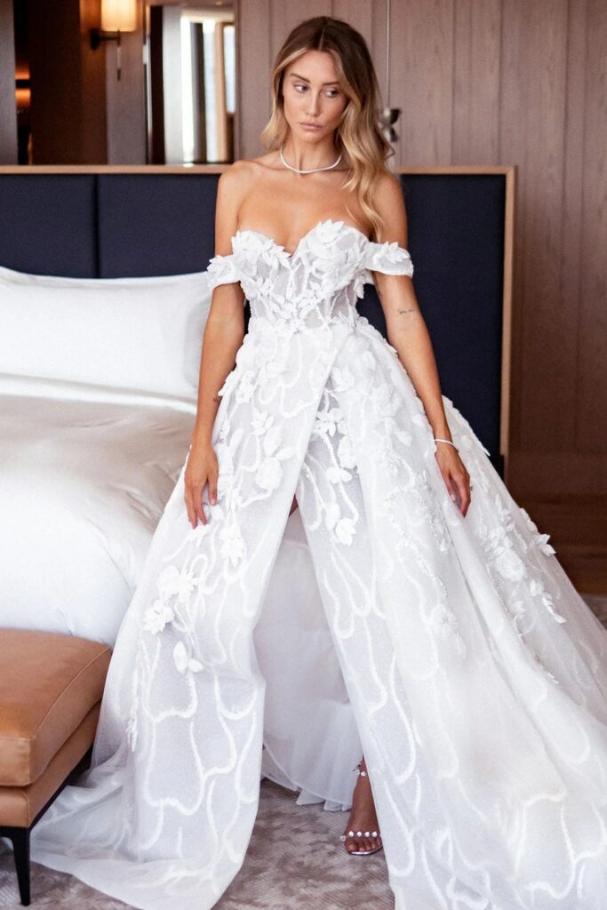 suknia ślubna z gorsetem Pallas Couture