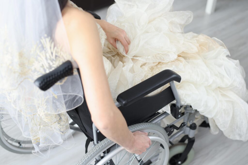 panna młoda na wózku inwalidzkim