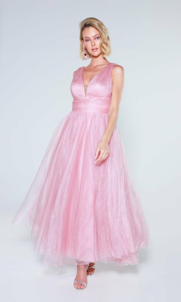 różowa błyszcząca sukienka