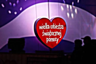 Suknie ślubne oddane na licytacje WOŚP. Andziaks i Karolina Pisarek mają gest! 119682