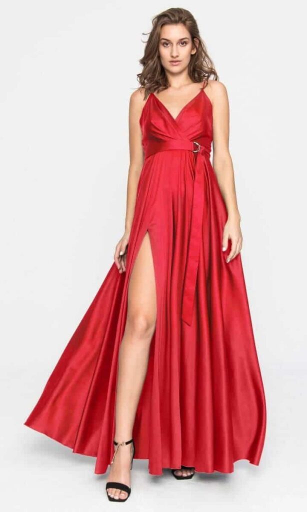 długa, czerwona sukienka