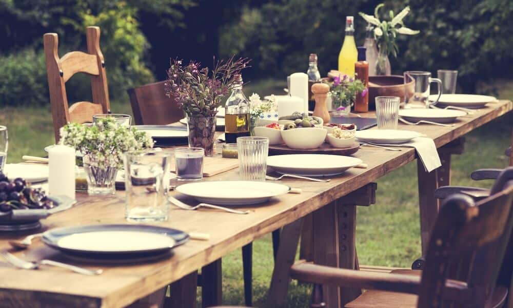 garden party, nakryty stół