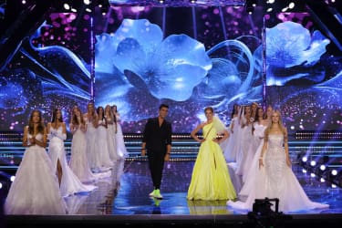 pokaz sukien ślubnych na gali Miss Polski