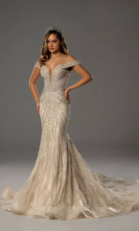 pokaz sukien ślubnych na gali Miss Polski