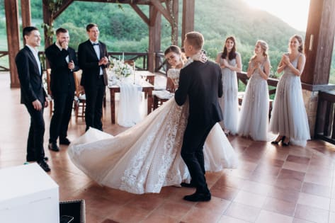 Pierwszy taniec: walc wiedeński, angielski, ognista rumba czy zmysłowe tango? Moje typy i przegląd najlepszych utworów 126372