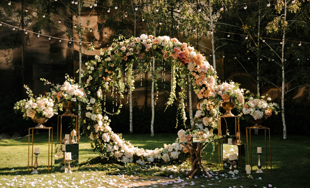 Najmodniejsze dekoracje ślubne. Trendy na letnie wesele 2023 125326