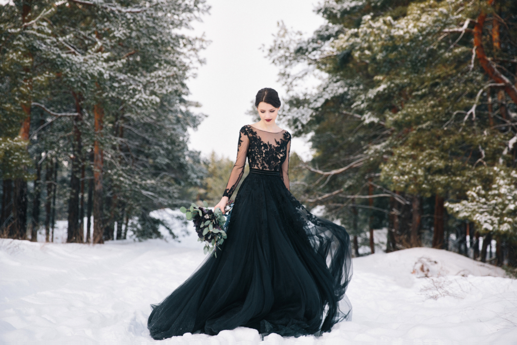 czarna suknia ślubna